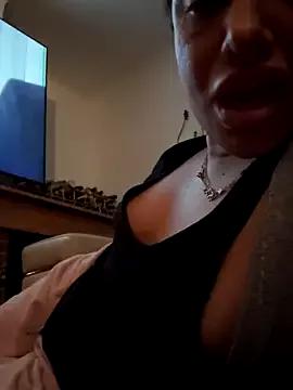persiannqueen from StripChat is Freechat