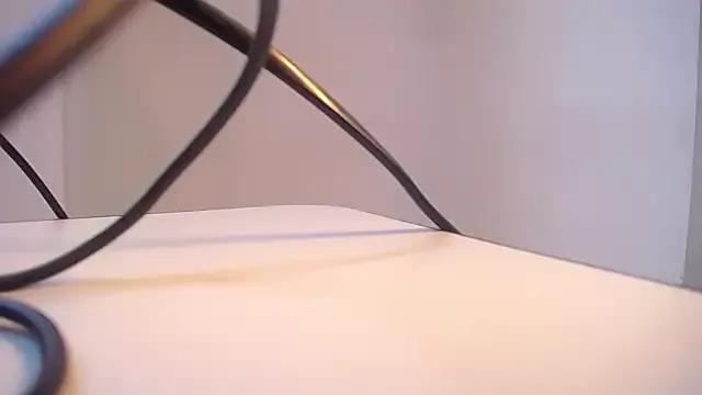 pervert_tiny_girl from StripChat is Freechat