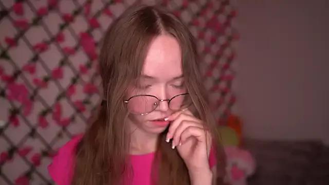 Petite_Polly from StripChat is Freechat