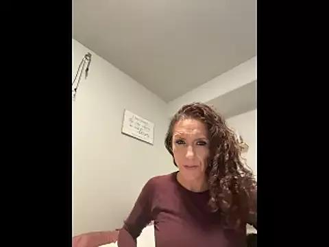 PetitemarieeThaReal from StripChat is Freechat