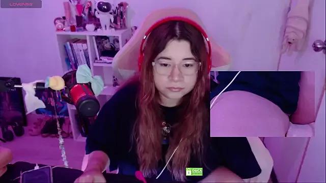 Pink_girl0n from StripChat is Freechat