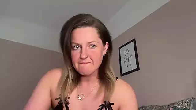 Pleasing-Chloe49 from StripChat is Freechat