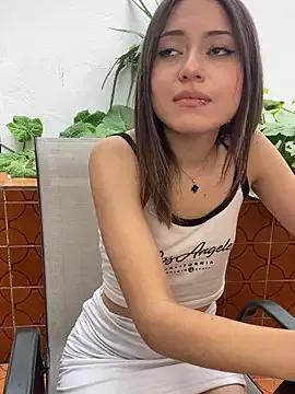 PrettyAmber from StripChat is Freechat