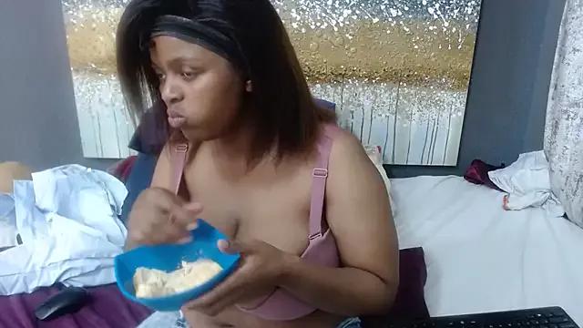 PrettyLisa28 from StripChat is Freechat