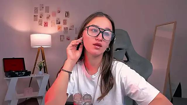 princessdi2nna from StripChat is Freechat