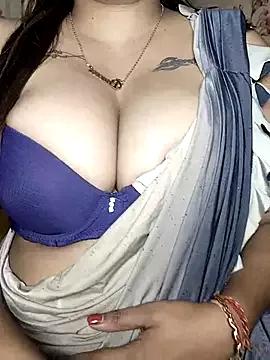 QUEENOF_LUST from StripChat is Freechat