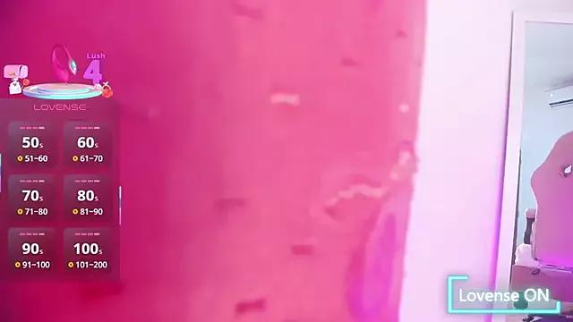 Rachell_coollins from StripChat is Freechat