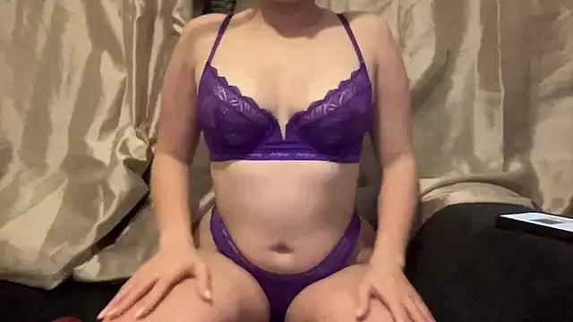 Radiant-HallieX from StripChat is Freechat