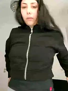Raisa_Crush from StripChat is Freechat