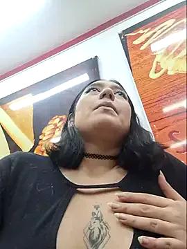 RavenLuu from StripChat is Freechat