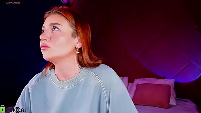 RedChilliBabe from StripChat is Freechat