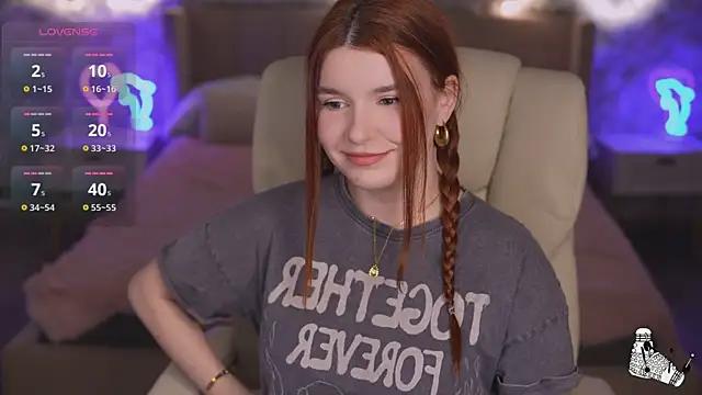 RedShinee from StripChat is Freechat