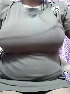 Reena_queen from StripChat is Freechat