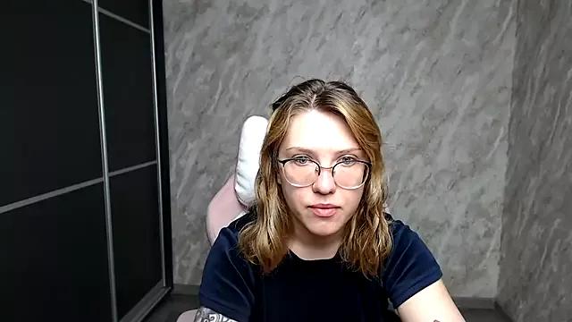 Photos of Reginasmilee from StripChat is Freechat