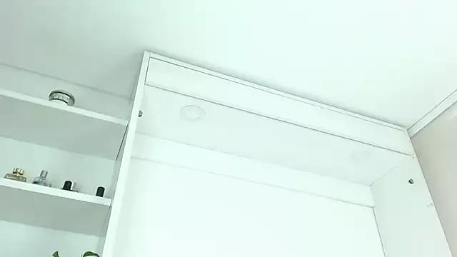 Robyn_Miller from StripChat is Freechat