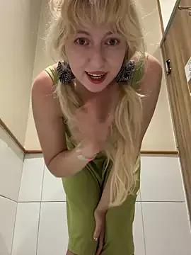 RonnieKiss from StripChat is Freechat