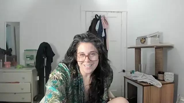 Rosiee69_ from StripChat is Freechat