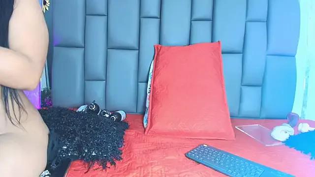 Roxana_gomez from StripChat is Freechat