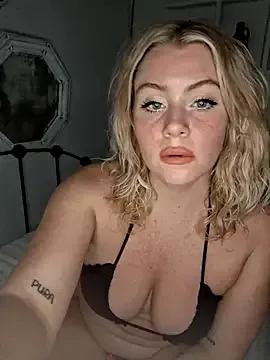 Roxxan__Maria from StripChat is Freechat