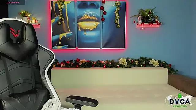 Roxy_foxi from StripChat is Freechat