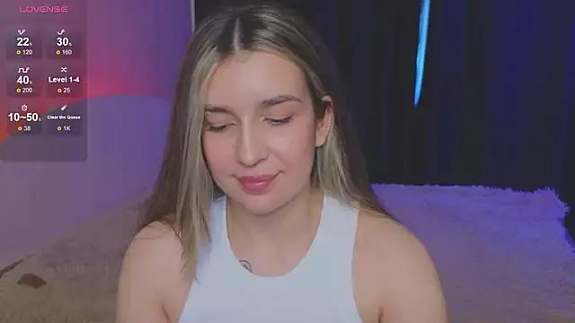 RoxyChill from StripChat is Freechat