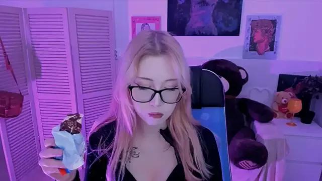RubyBennett from StripChat is Freechat