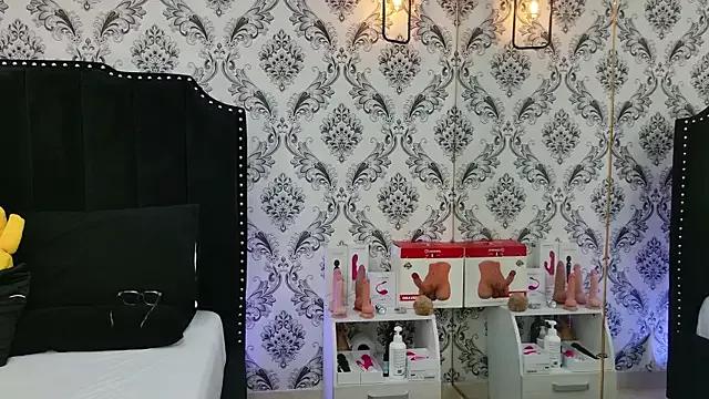 Customizable and immersive - Activate your taste buds and check-out our delicious choice of bondage cams streams with excited models getting their amazing bodies screwed with their beloved sex toys.