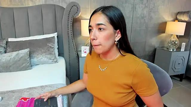 SabrinnaEvans from StripChat is Freechat