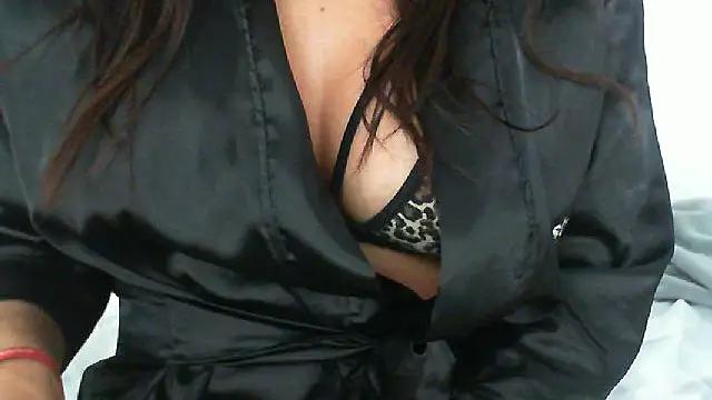 salome__milf from StripChat is Freechat