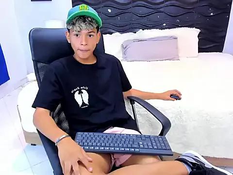 Customizable and immersive - Activate your taste buds and check-out our delicious choice of bondage cams streams with excited models getting their amazing bodies screwed with their beloved sex toys.