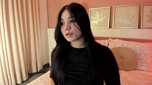 Sara_Hills_ from StripChat is Freechat