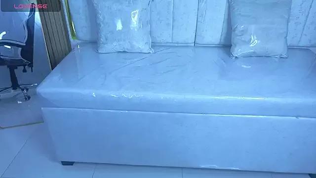Saraah_Tx from StripChat is Freechat