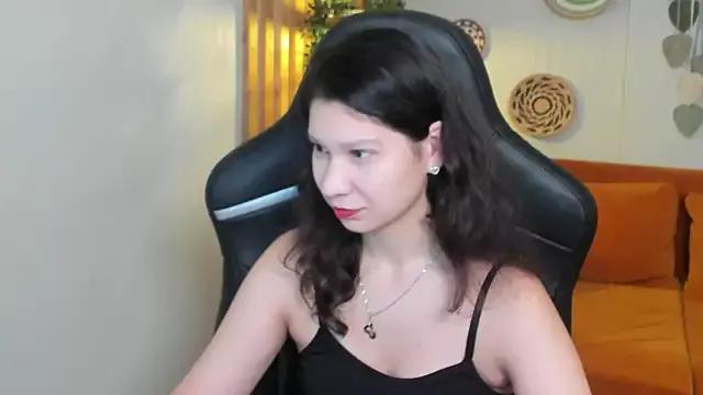 SaraDenars from StripChat is Freechat