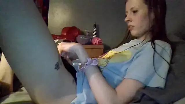 sarah2007 from StripChat is Freechat