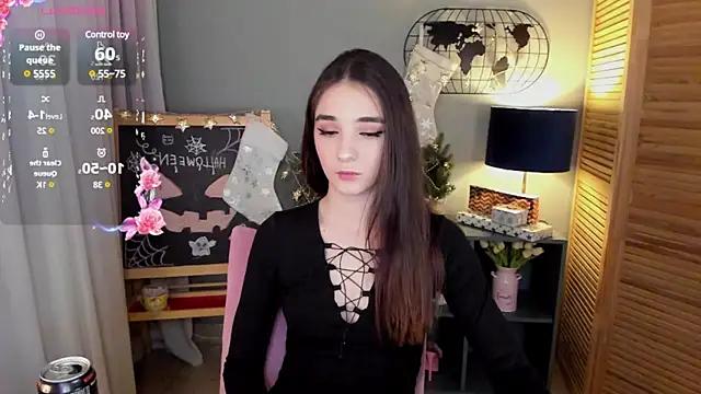 Sarah_Grows from StripChat