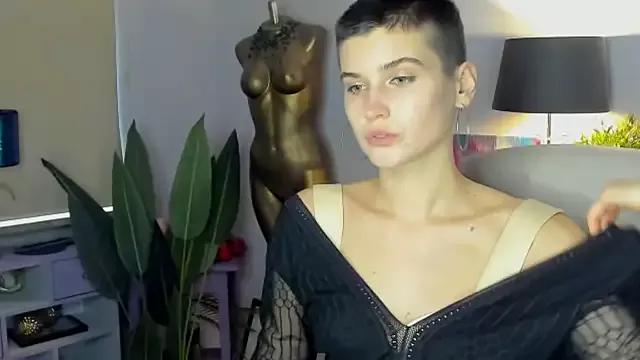 sarah_perfect from StripChat is Freechat