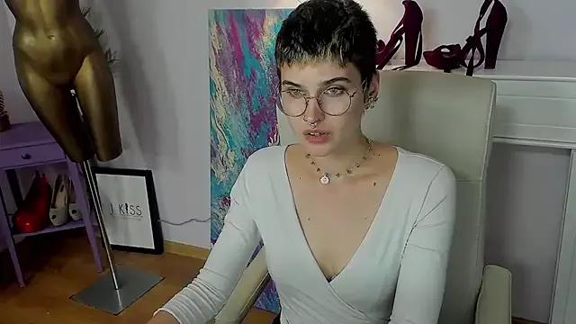 sarah_perfect from StripChat is Freechat