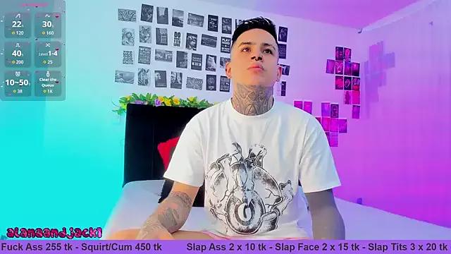Sarahandzack from StripChat is Freechat