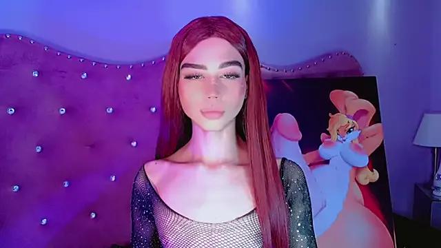 Sarahh-Sophia from StripChat is Freechat
