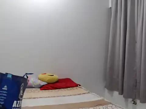 SaraStoneCute from StripChat is Freechat