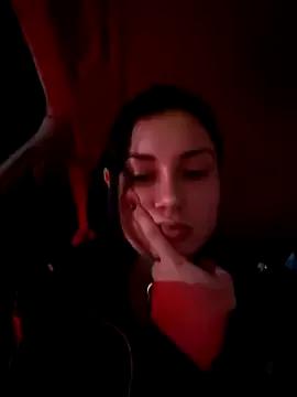 SaraViss20 from StripChat is Freechat
