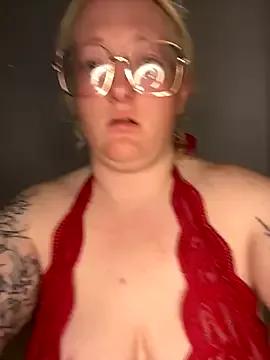 SashaMaexox from StripChat is Freechat