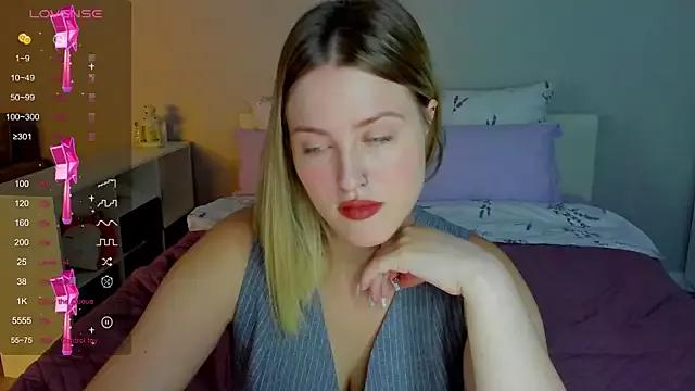 Sassy_Talkin_ from StripChat is Freechat