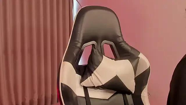 SavannahWildee from StripChat is Freechat