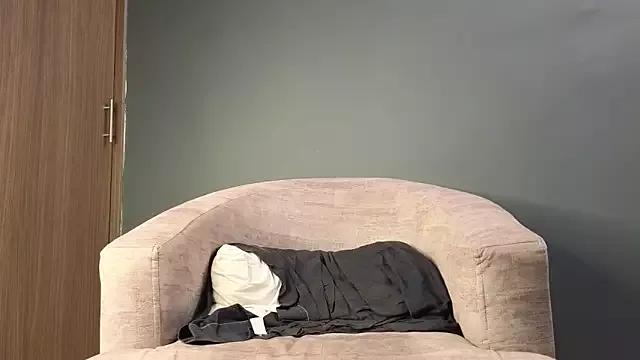 Scarlett_is_here from StripChat is Freechat