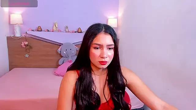 SerenaRose8 from StripChat is Freechat