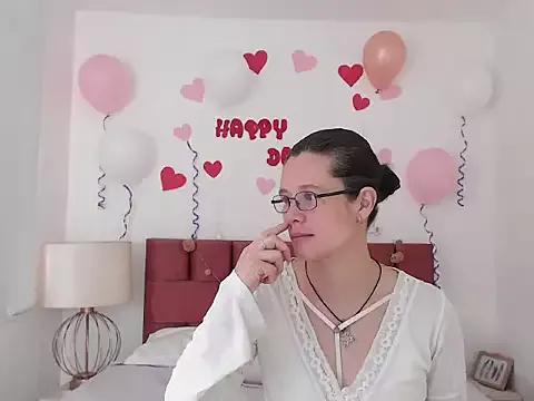 SereneDavos from StripChat is Freechat