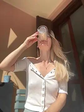 sexy_blondegirl from StripChat is Freechat