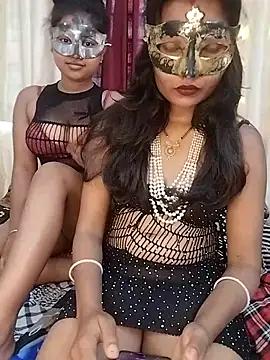 Sexy_dolls from StripChat is Freechat