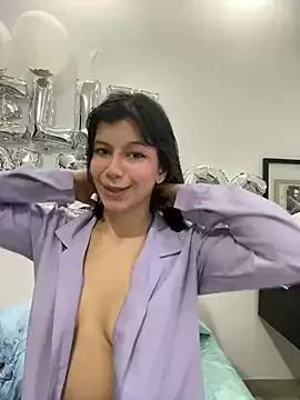 sexybody-sexyface from StripChat is Freechat